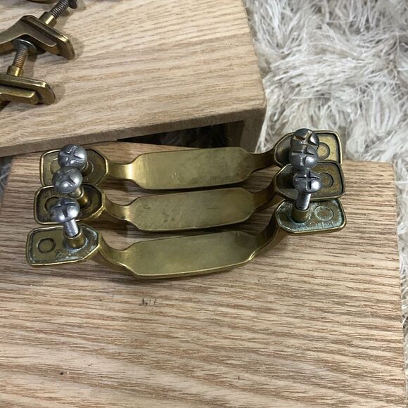 Vintage Mid-Century Style Keeler Brass Co Cabinet Door Pulls Brass Tone Metal - Picture 14 of 17